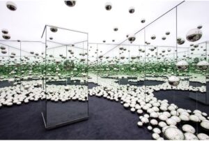 Yayaoi Kusama INFINITY MIRRORED ROOM - LET'S SURVIVE FOREVER at the Art Gallery Ontario